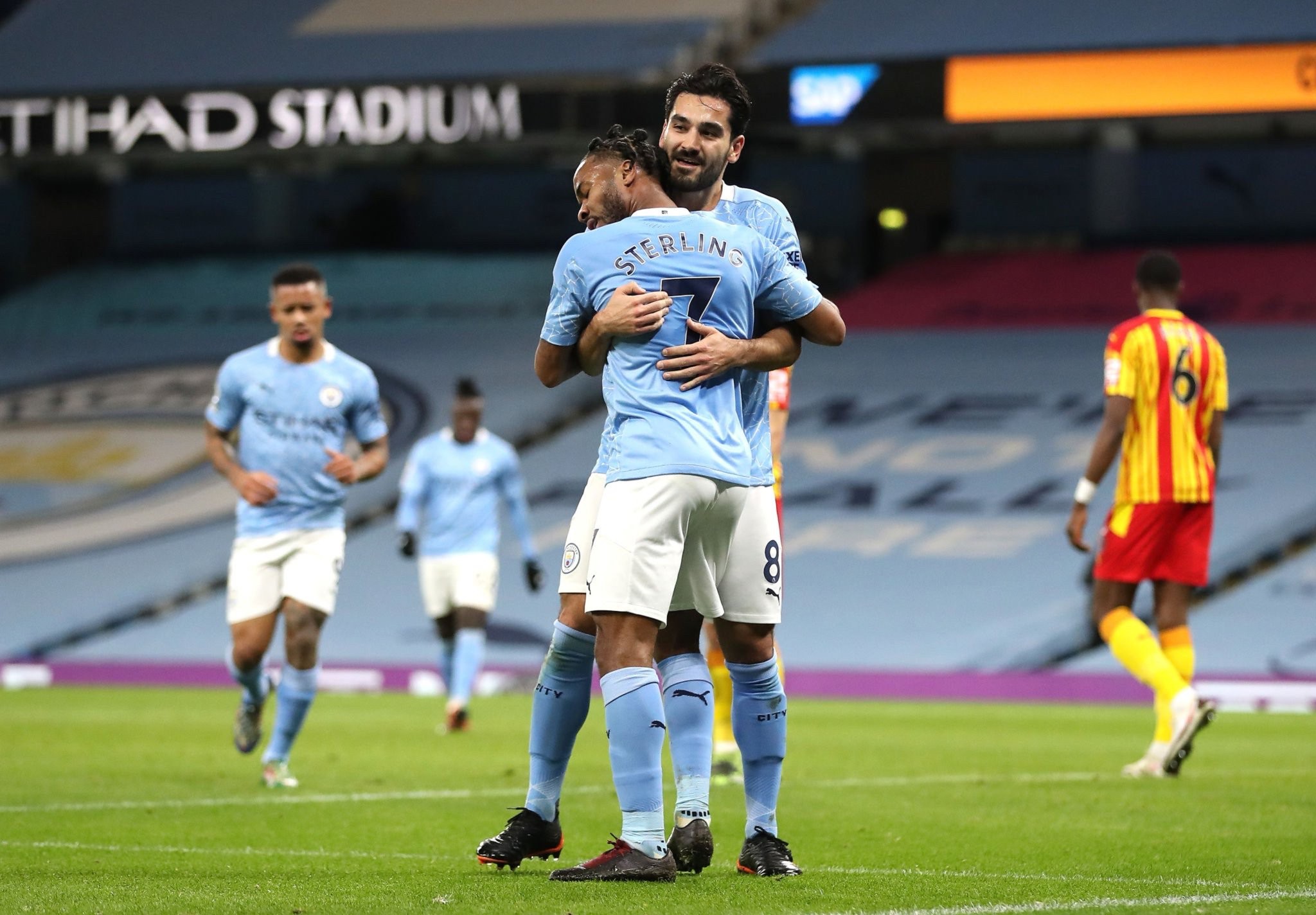 态似乎有所 态似乎有所